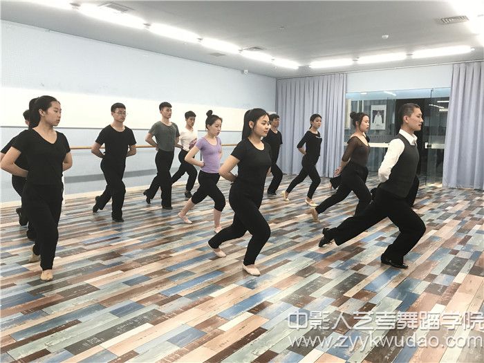 國(guó)標(biāo)舞班上課場(chǎng)景2.jpg